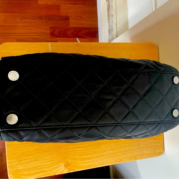 Michael Kors Black Quilted Leather
Savannah Tote Handbag - Picture 4 of 8